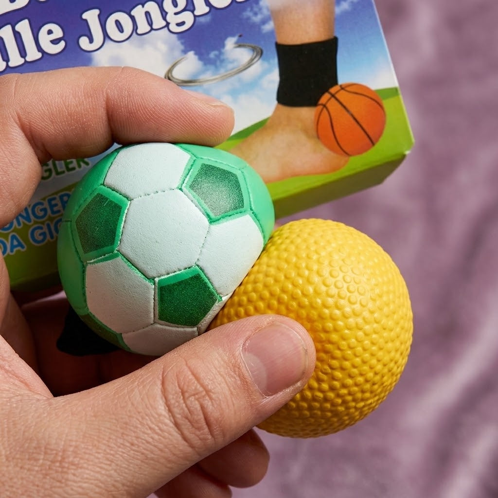 Foot Juggling Ball on Elastic Cord Skill Toy 6 cm - close-up
