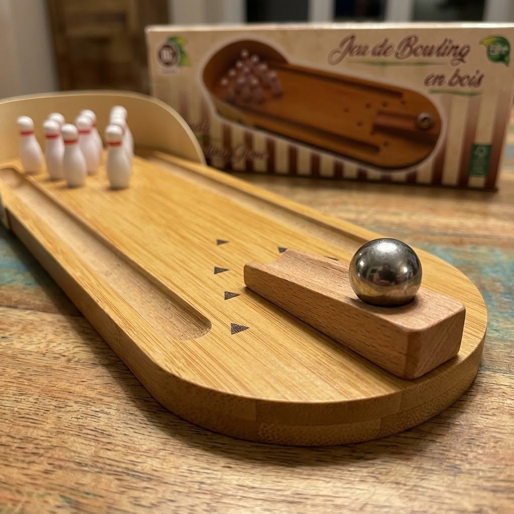 Mini Wooden Bowling Game with 10 Skittles 28.5 cm - close-up