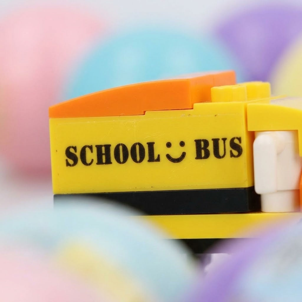 Vehicle Compatible Building Bricks in Capsule 6.5 cm - close-up