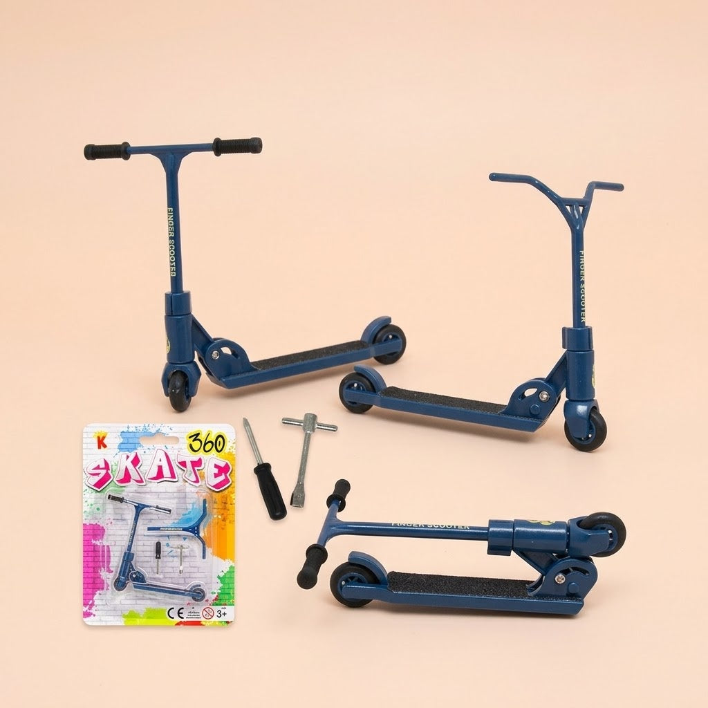 Finger Scooter Foldable 8.5 cm with Tools - studio photo