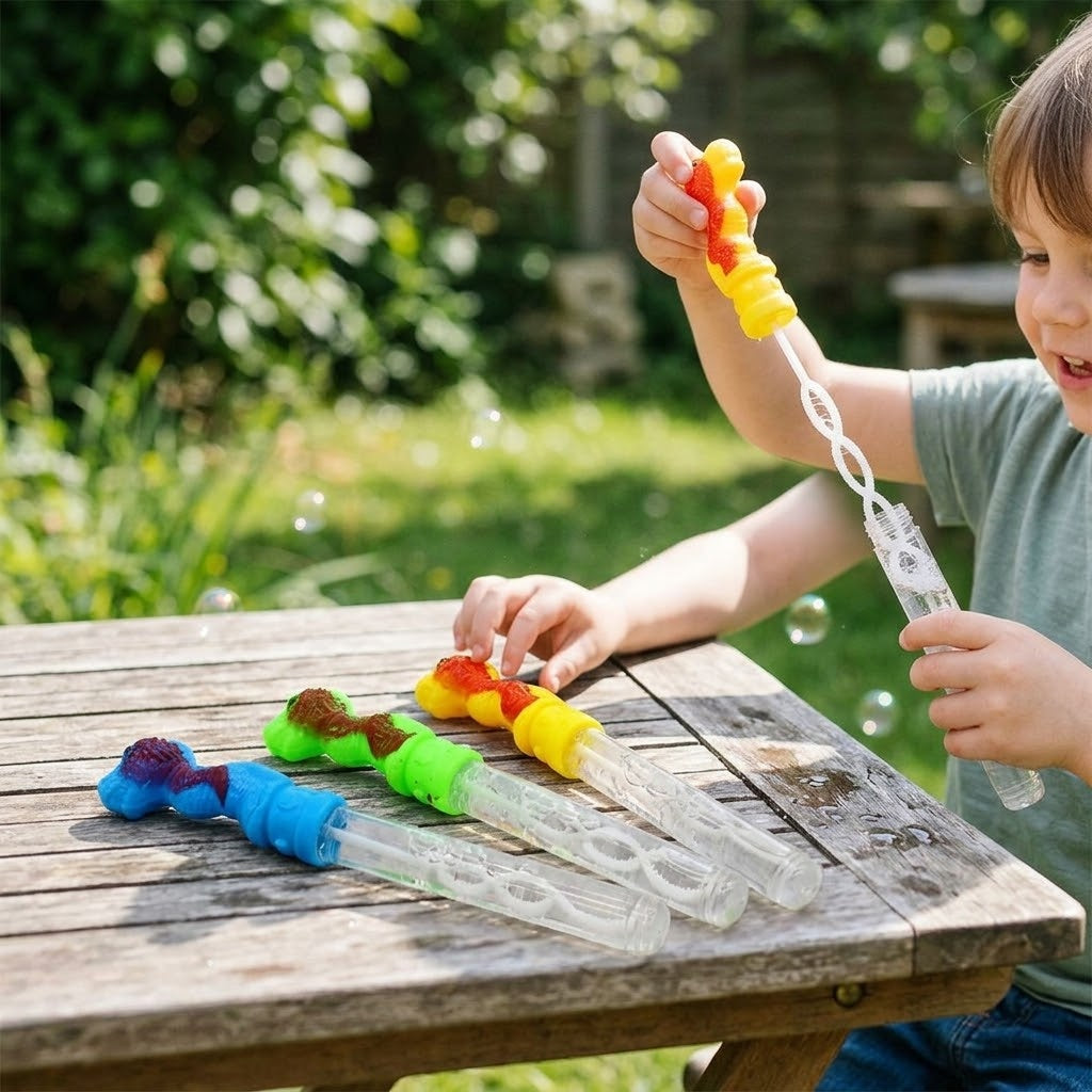 T-Rex Dinosaur Soap Bubble Wand Tube 25 cm - lifestyle photo