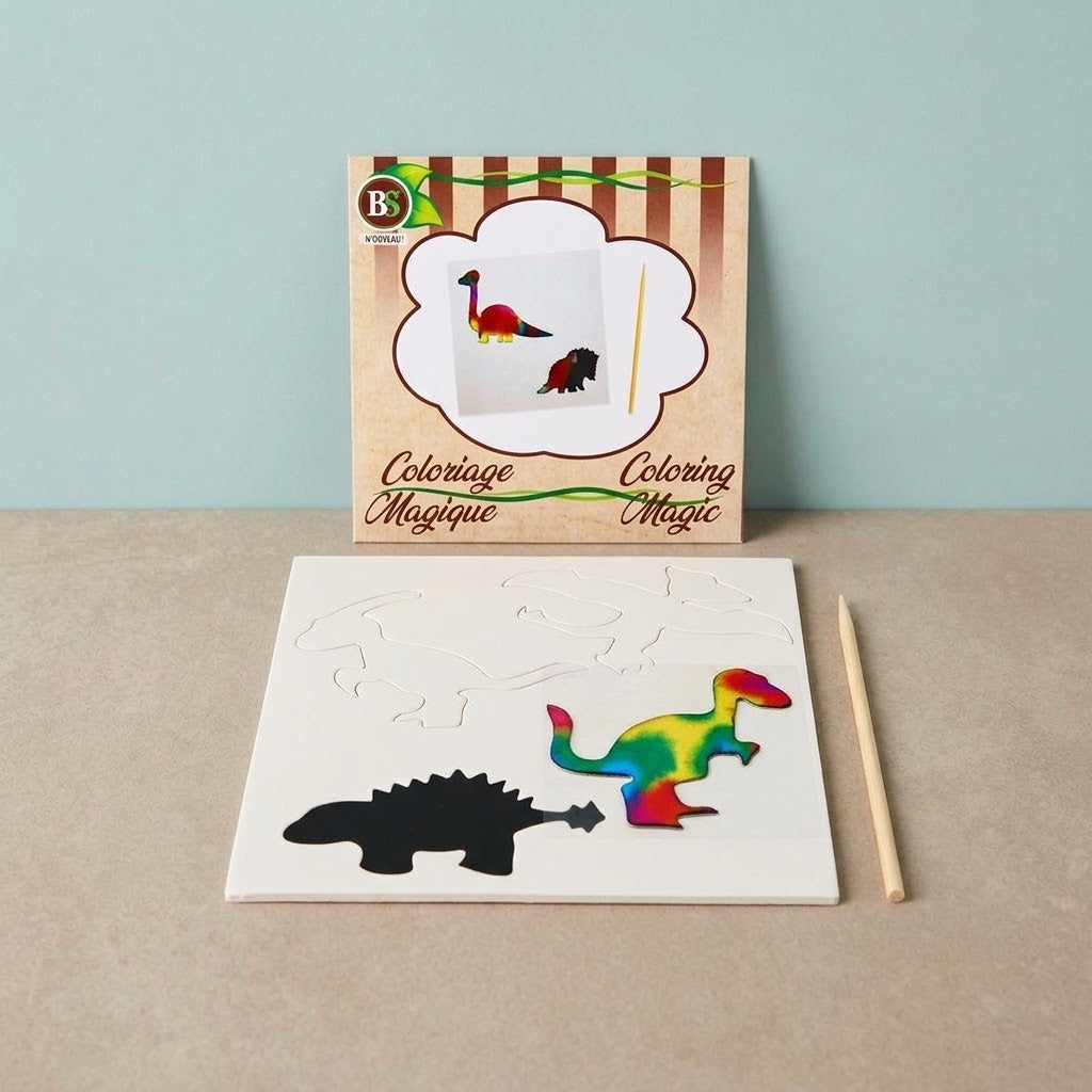 Dinosaur Magic Scratch Card with 4 Stencils 8.5 cm - studio photo