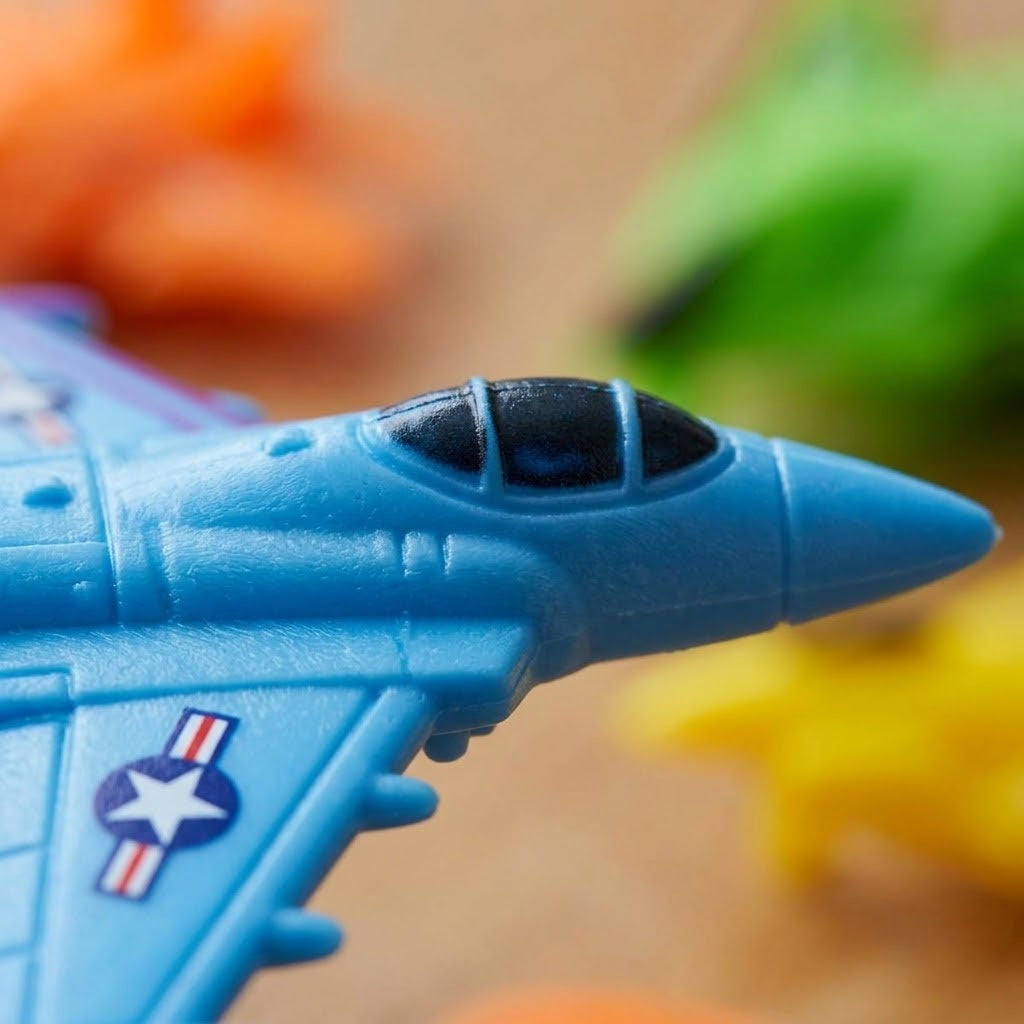 Fighter Jet Toy with Launcher Aeroplane Toy 7 cm - close-up
