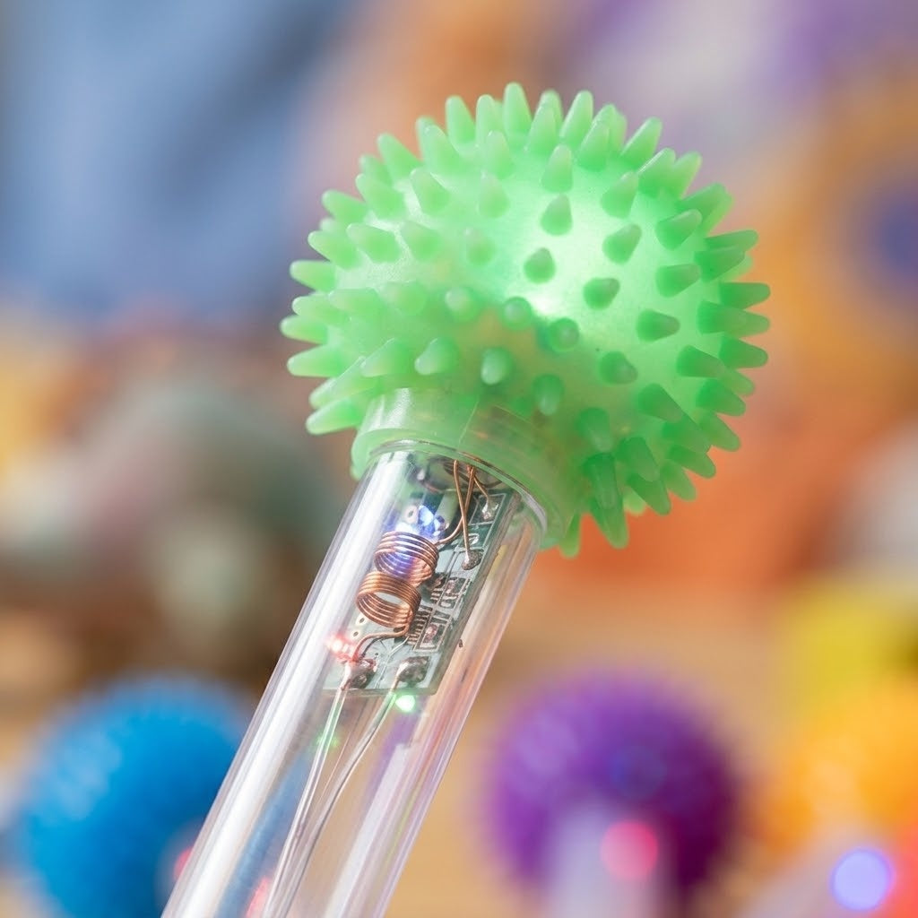 Light Up Wand with Spiky Ball Flashing Stick 22.5 cm - close-up