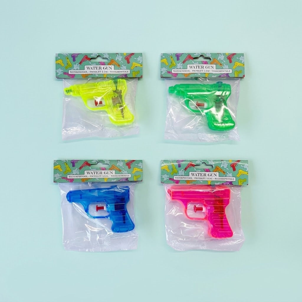 Water Gun 10 cm Small Water Pistol Summer Toy - studio photo