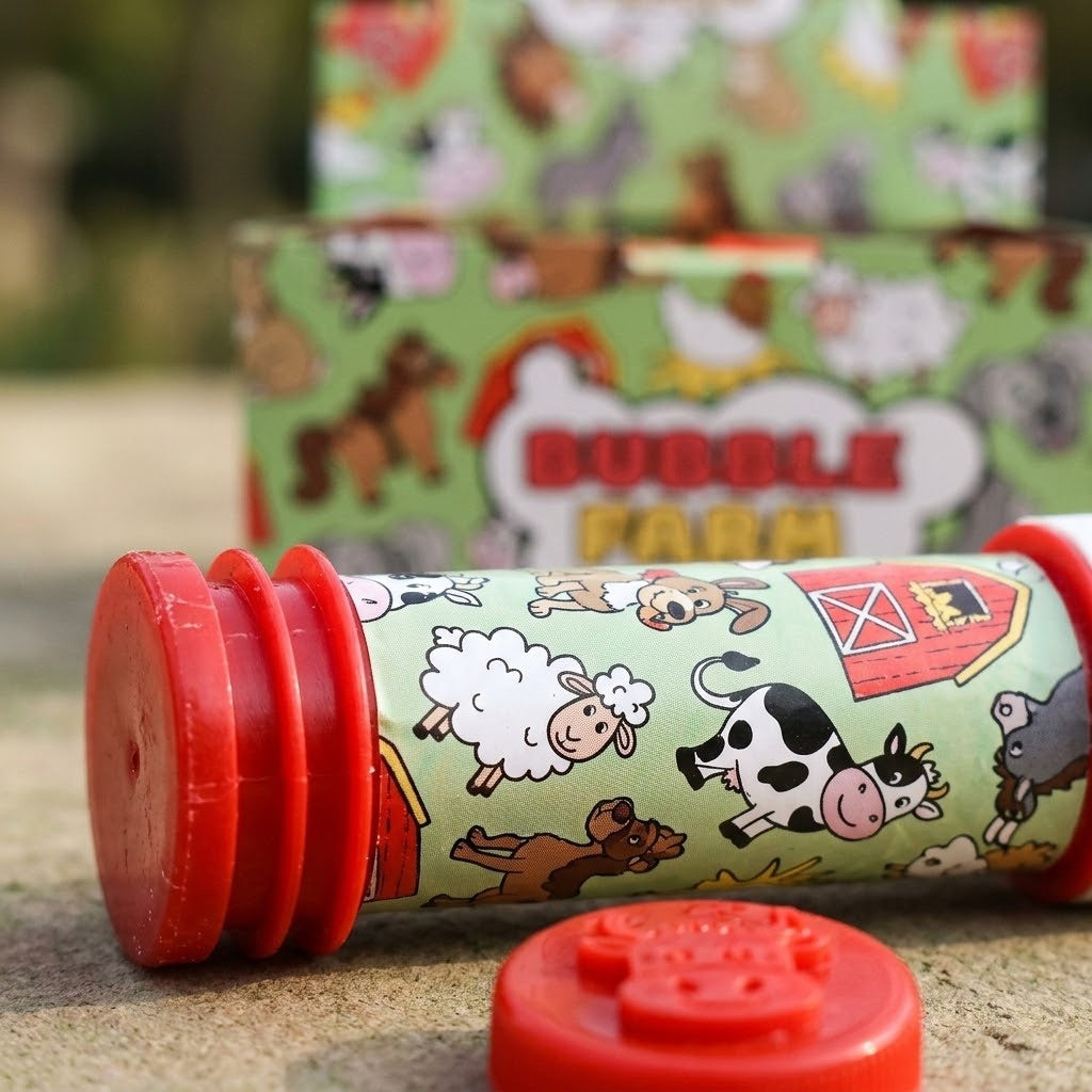 Farm Animals Bubbles Bottle with Maze Game Cap - close-up