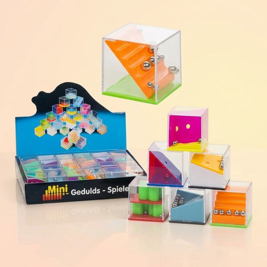 Puzzle Cube 4 x 4 x 4 cm Brain Teaser - studio photo